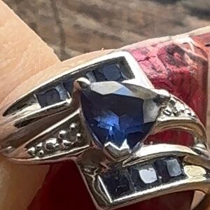 Gorgeous 10k white gold and sapphire size 7